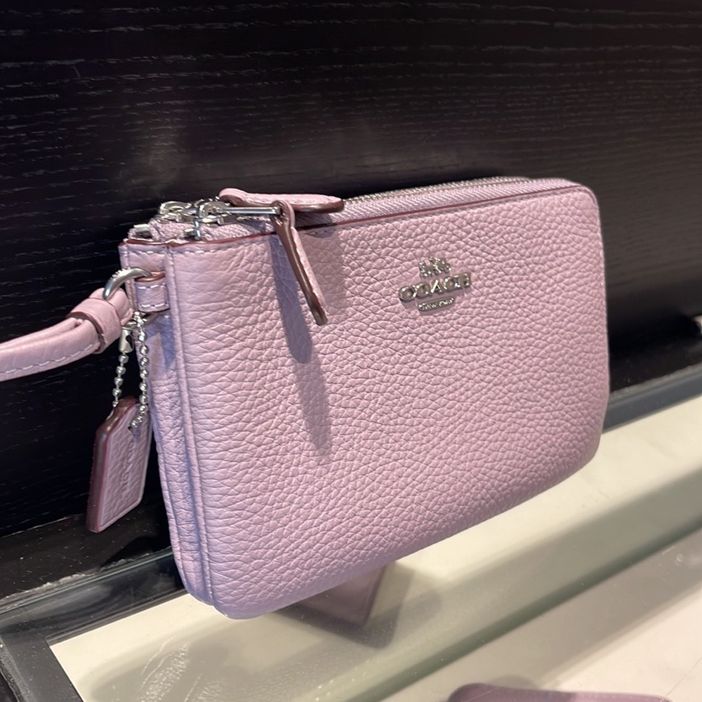 Coach Double Corner Zip Wristlet
SV/Soft Lilac - Picture 16 of 16